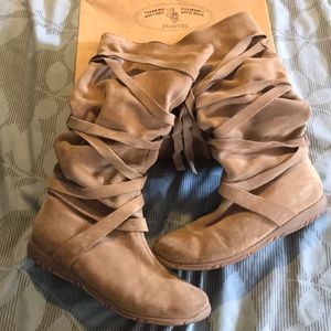 Suede boots